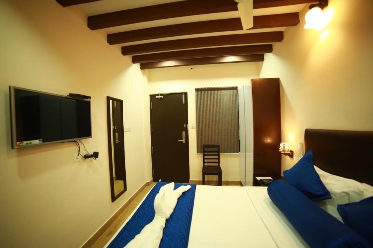 Sapphire Inn Пудучеррі Екстер'єр фото