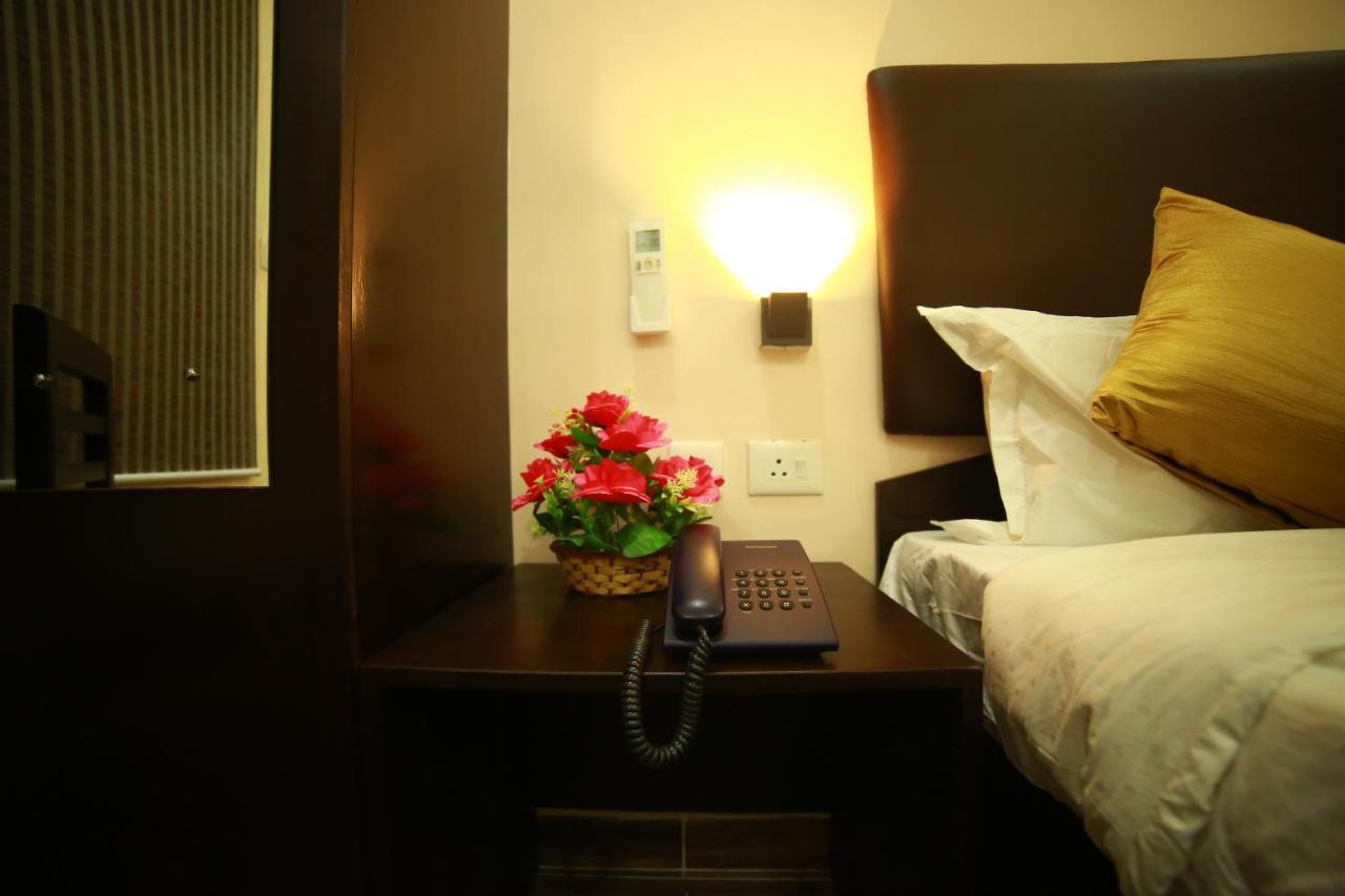 Sapphire Inn Пудучеррі Екстер'єр фото